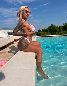 Ava 5